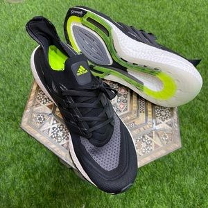 Adidas Shoes new size 9.5